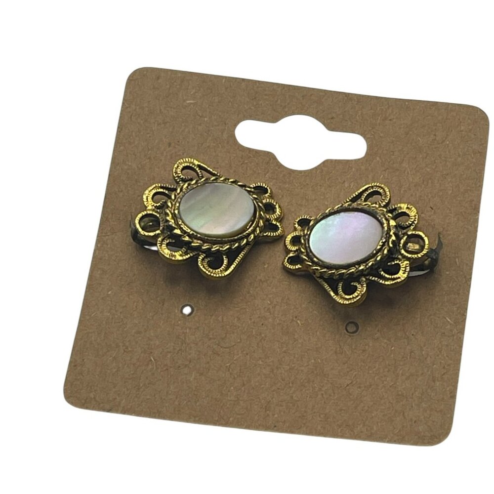 Vintage Gold Tone Oval Clip On Earrings